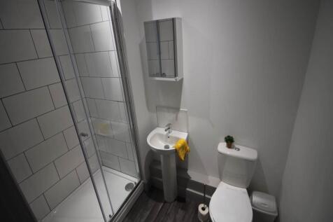 Bedroom One - En-Sui