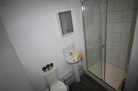 Bedroom Two - En-Sui