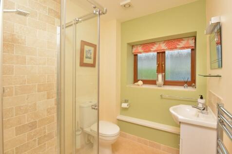 Ensuite shower room