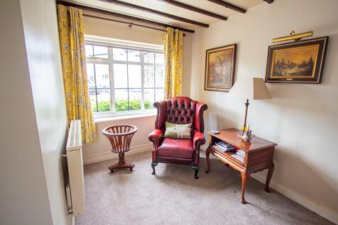 Living Room/Snug
