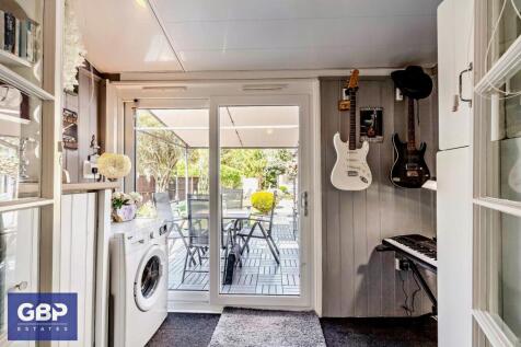 Outbuilding / Utility Room