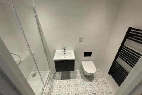 En-suite shower