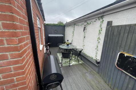 GFF REAR GARDEN