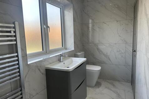 Bedroom Three En-Suite