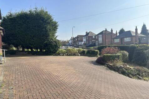 FRONT DRIVERWAY
