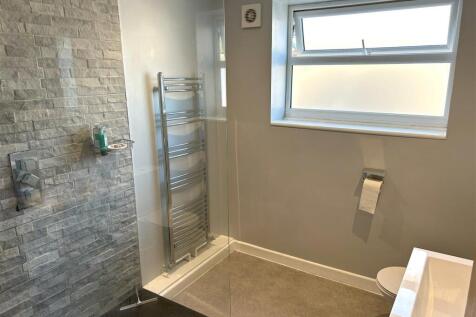 Main Shower Room