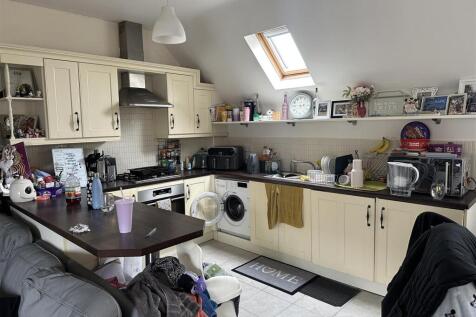 Open Plan Kitchen/Lounge