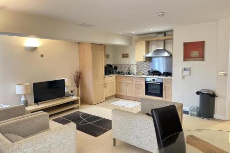 Open Lounge, Diner &amp; Kitchen.JPG