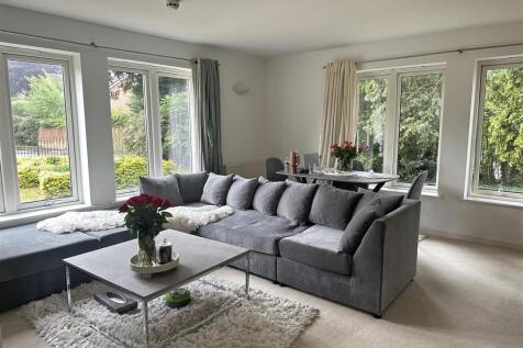 Open Plan Lounge/Kitchen