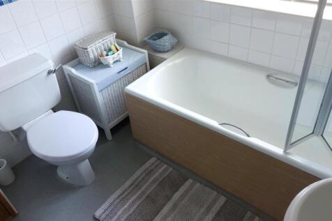 BATHROOM 2.jpg
