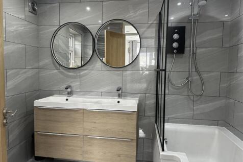 Bedroom One En-Suite