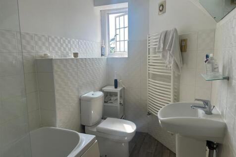 Bathroom.jpg
