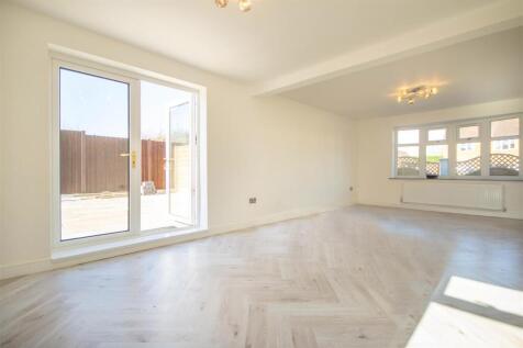 Main Street, Costock 16.jpg