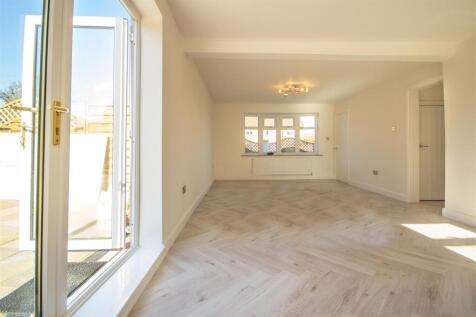 Main Street, Costock 18.jpg