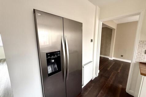 Kitchen pic 2.jpg