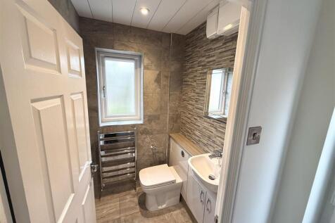 Downstairs WC.jpg