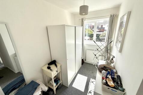 Bedroom 2.jpg
