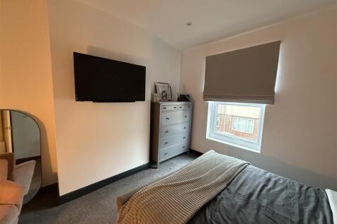1st bedrom.jpg