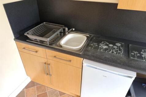 Kitchen pic 2.jpg
