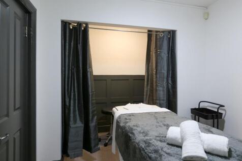 Treatment room and changing area.jpg
