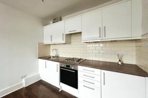 63ab2cd6-Dormer 209.jpeg