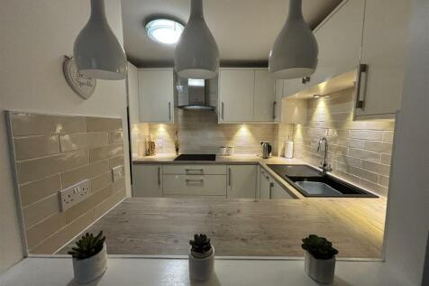 Kitchen Side.jpg