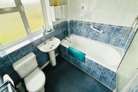 Bathroom...jpg