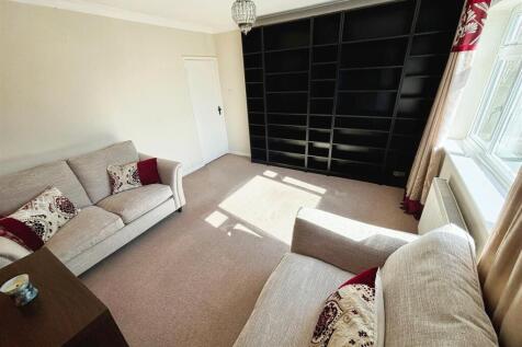 Living Room...jpg