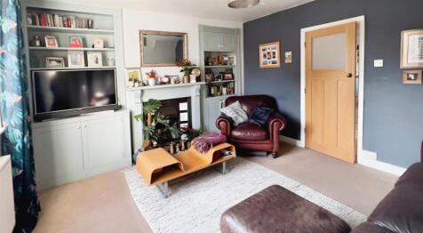 Living Room 1.jpg