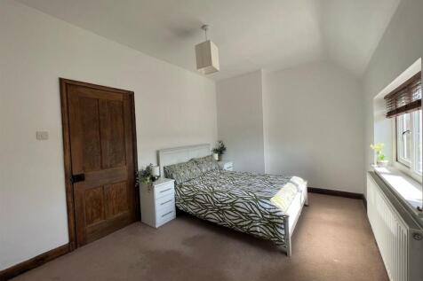 Bedroom One.jpg