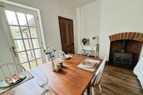 Dining Room BR.jpg