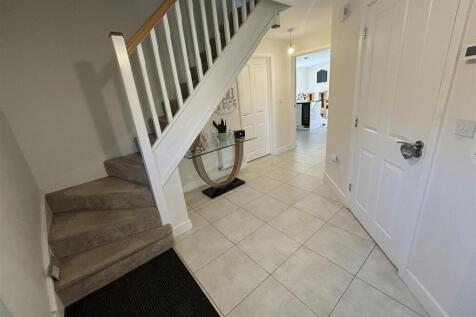 Hallway .jpg