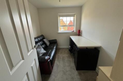 Bedroom 4.jpg