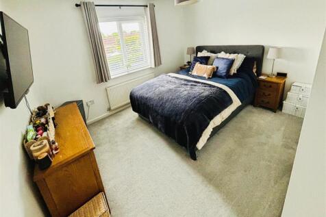 Bedroom One.jpg