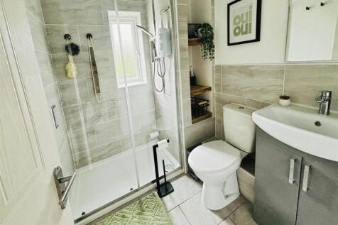 Bathroom .jpg
