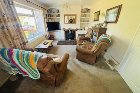 Byfield Lounge...jpg