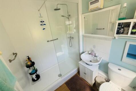Shower Room .jpg