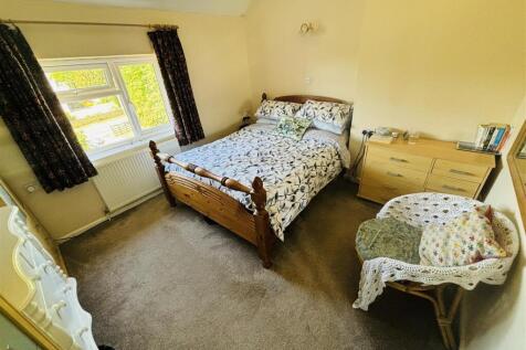 Bedroom One.jpg