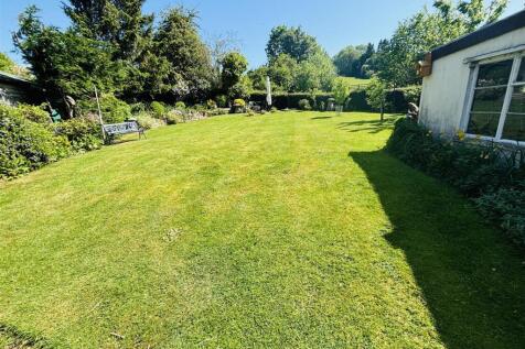 Byfield Garden......jpg