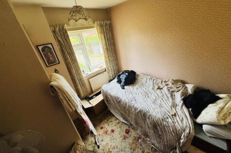Bedroom.....jpg
