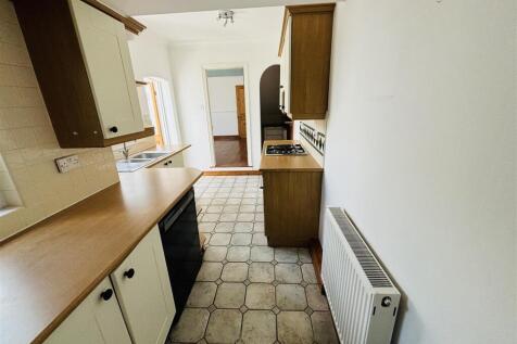 Kitchen...jpg