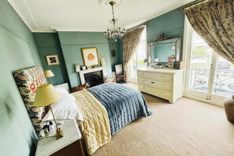 Bedroom One.jpg