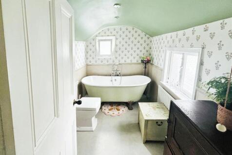 Bathroom.jpg