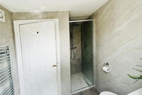 Shower Room.jpg