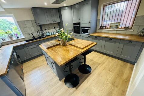 Kitchen..KM.jpg