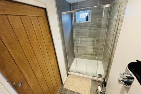Shower Room.jpg