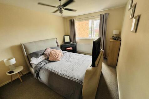Bedroom One.jpg