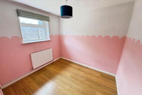 86a58048-Bedroom 202.jpg