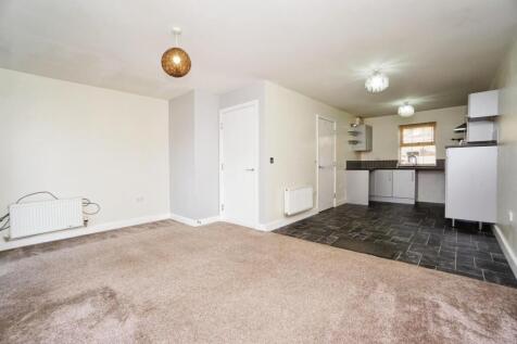 OPEN PLAN LIVING AREA