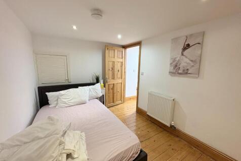 bedroom 3.jpeg